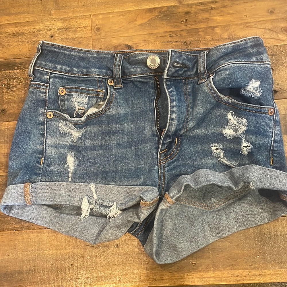 American Eagle size for Jean short super stretchy in great condition!